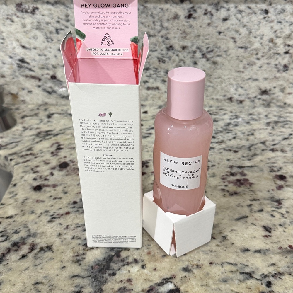 Glow Recipe Watermelon Glow PHA + BHA Pore-Tight Toner - Picture 13 of 13